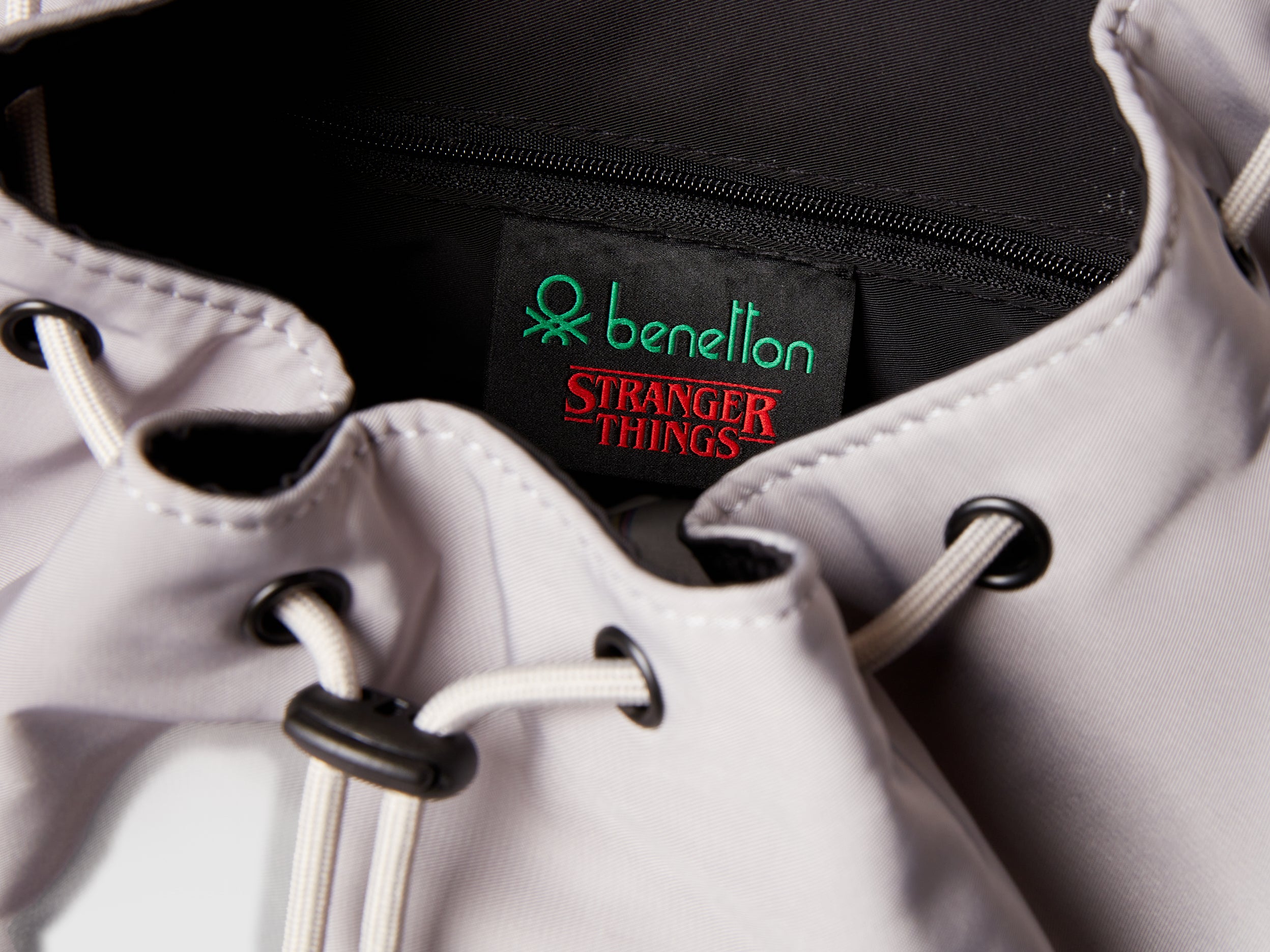 Mochila Stranger Things - ucb_image_DS1