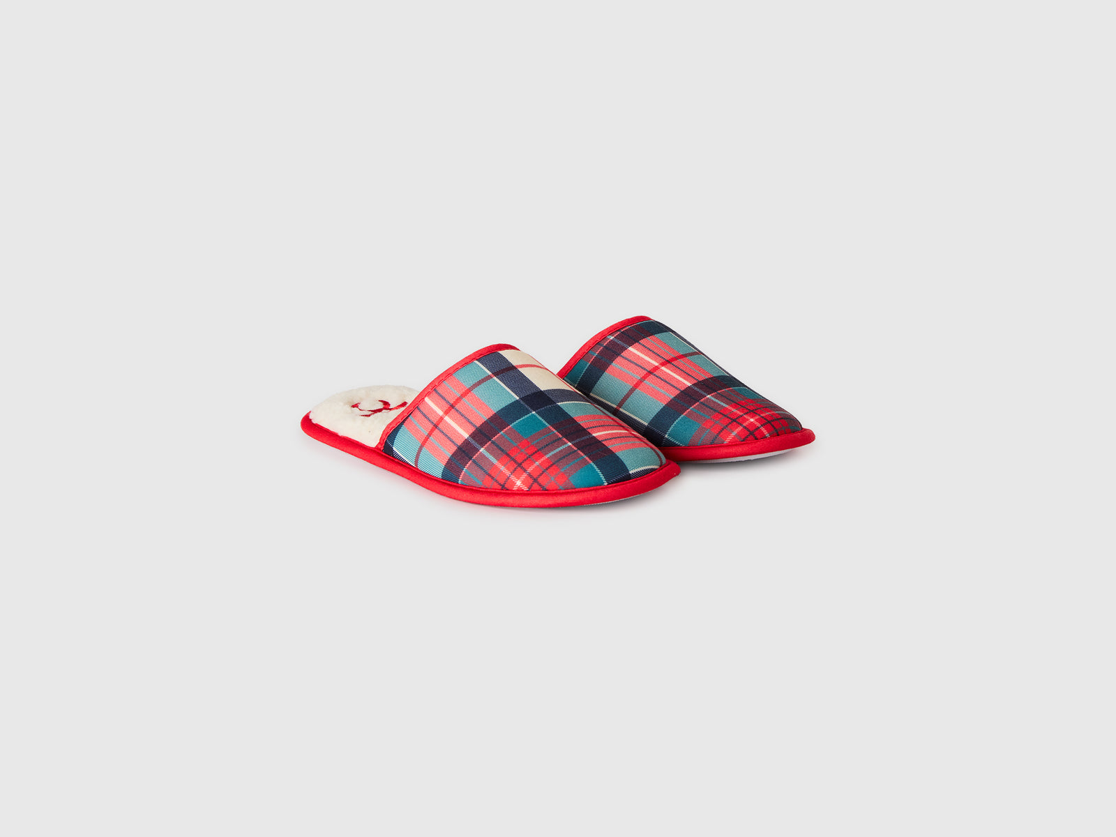 Pantufas aos quadrados - ucb_image_FS
