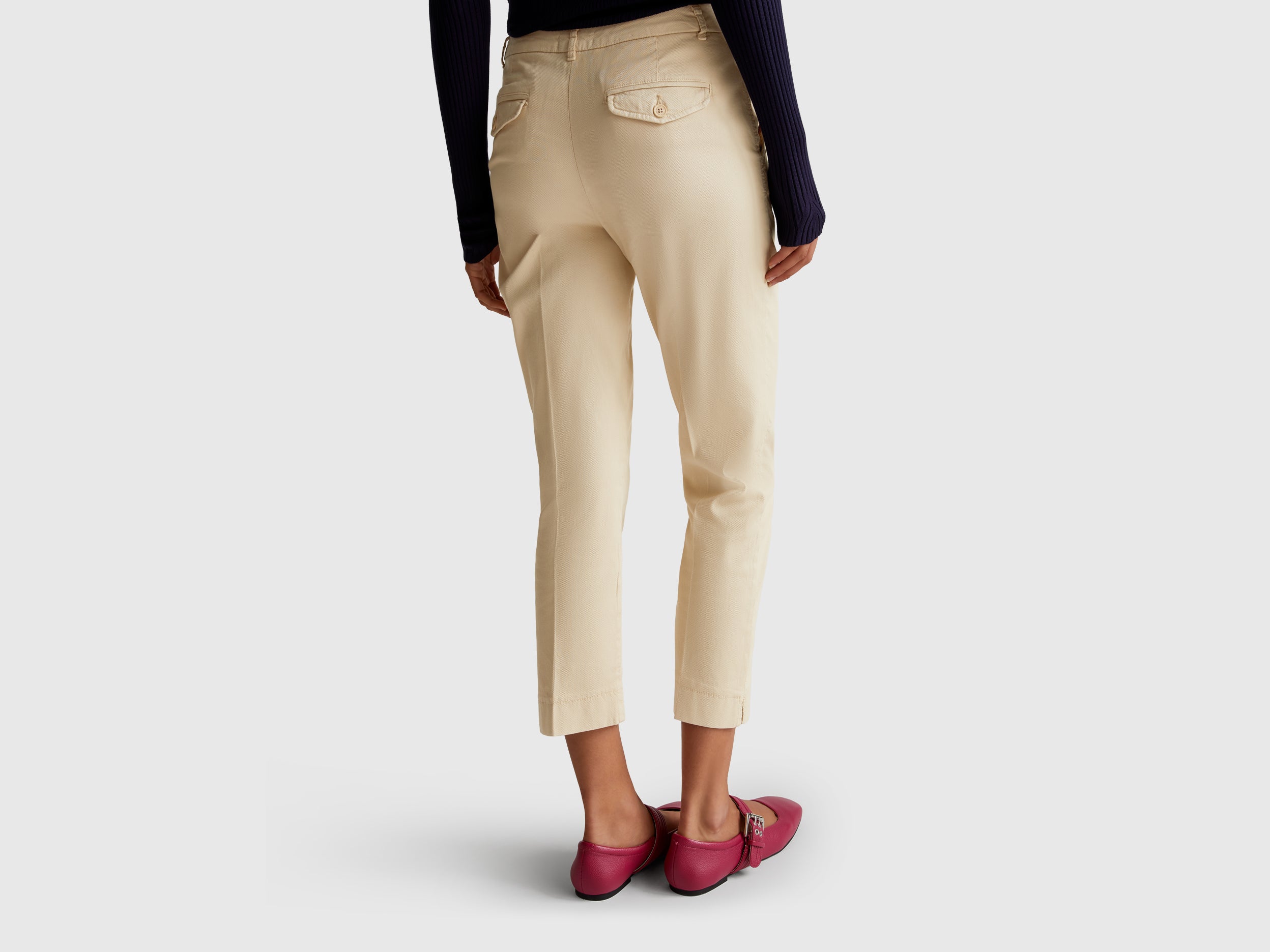Chinos cropped em algodão stretch - ucb_image_B