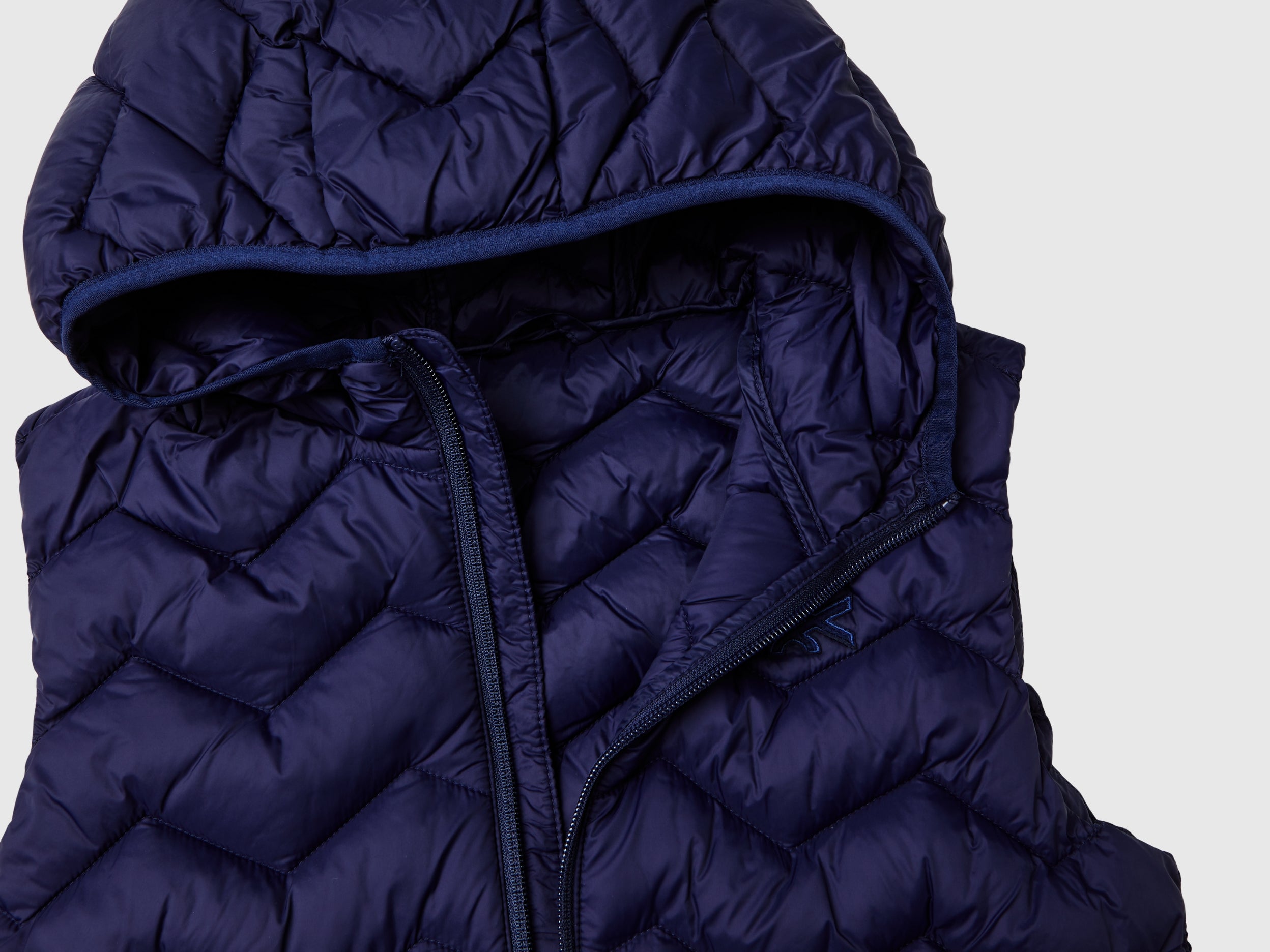 Colete acolchoado com capuz - ucb_image_DS1