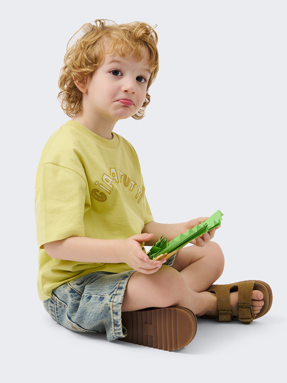 Junior boys’ and kid boys’ trousers: must-have styles and how to pair them