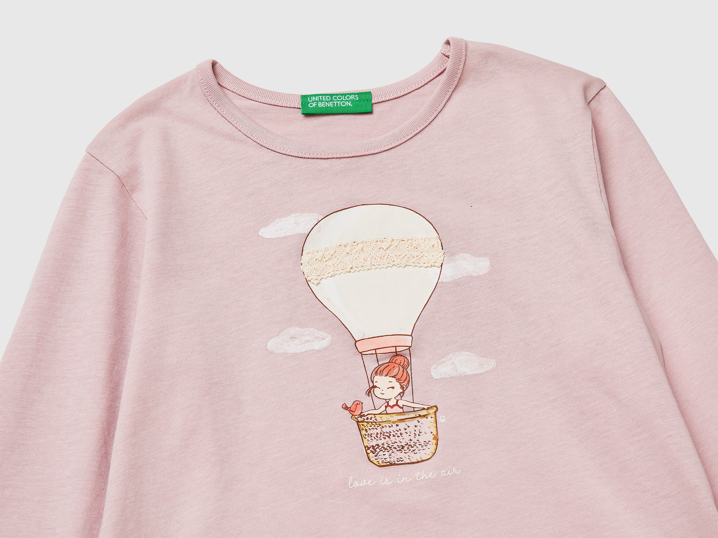T-shirt com estampa e aplicações - ucb_image_DS1