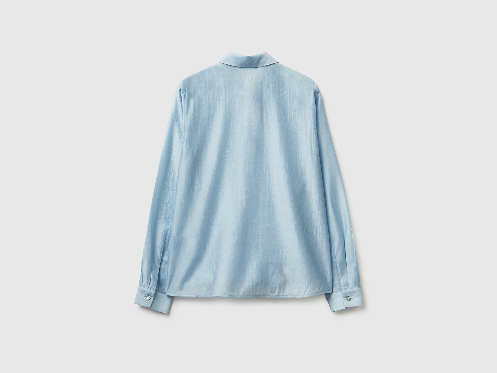 Flowing shirt - ucb_image_BS