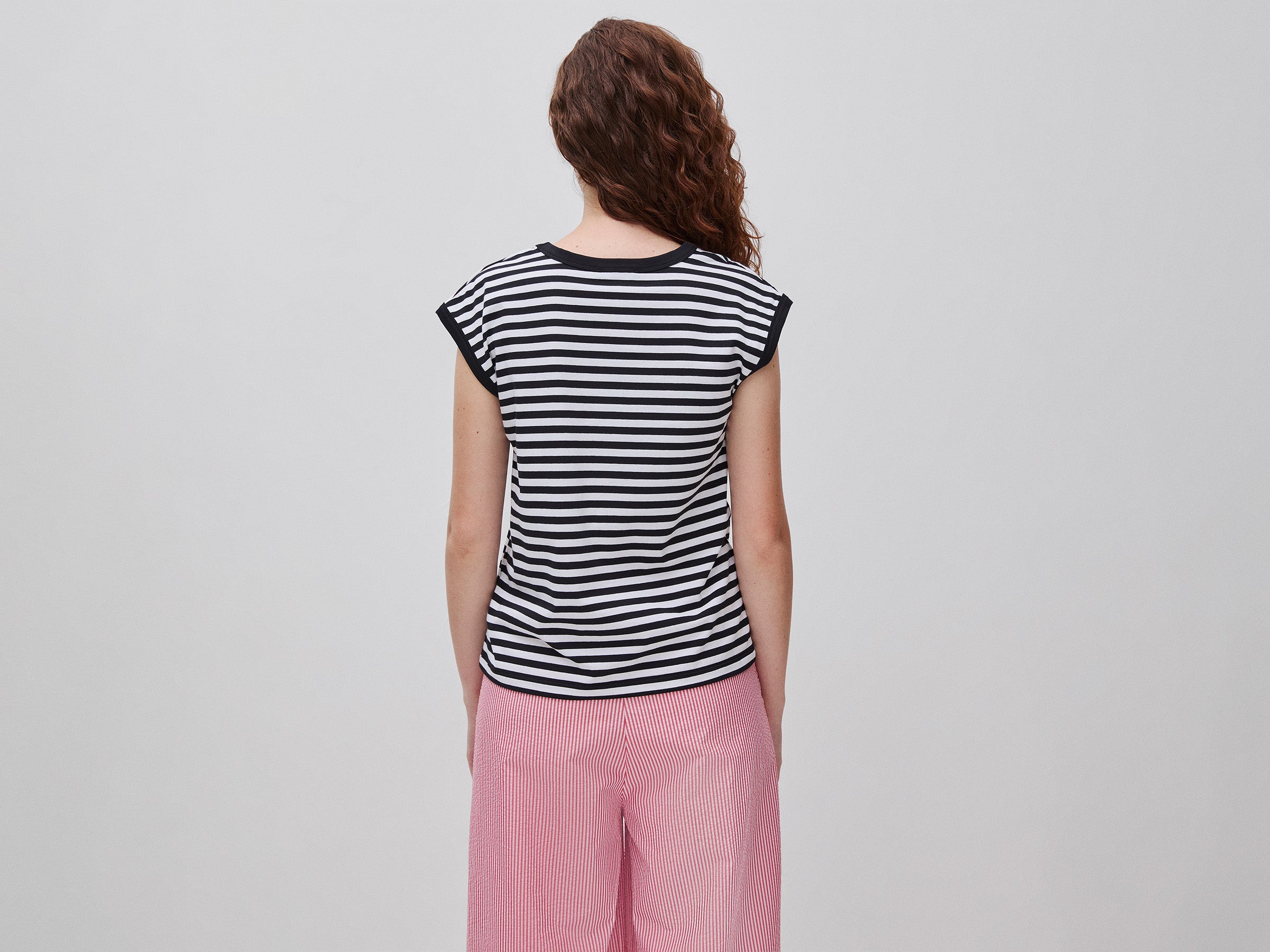 T-shirt sem mangas às riscas - ucb_image_B