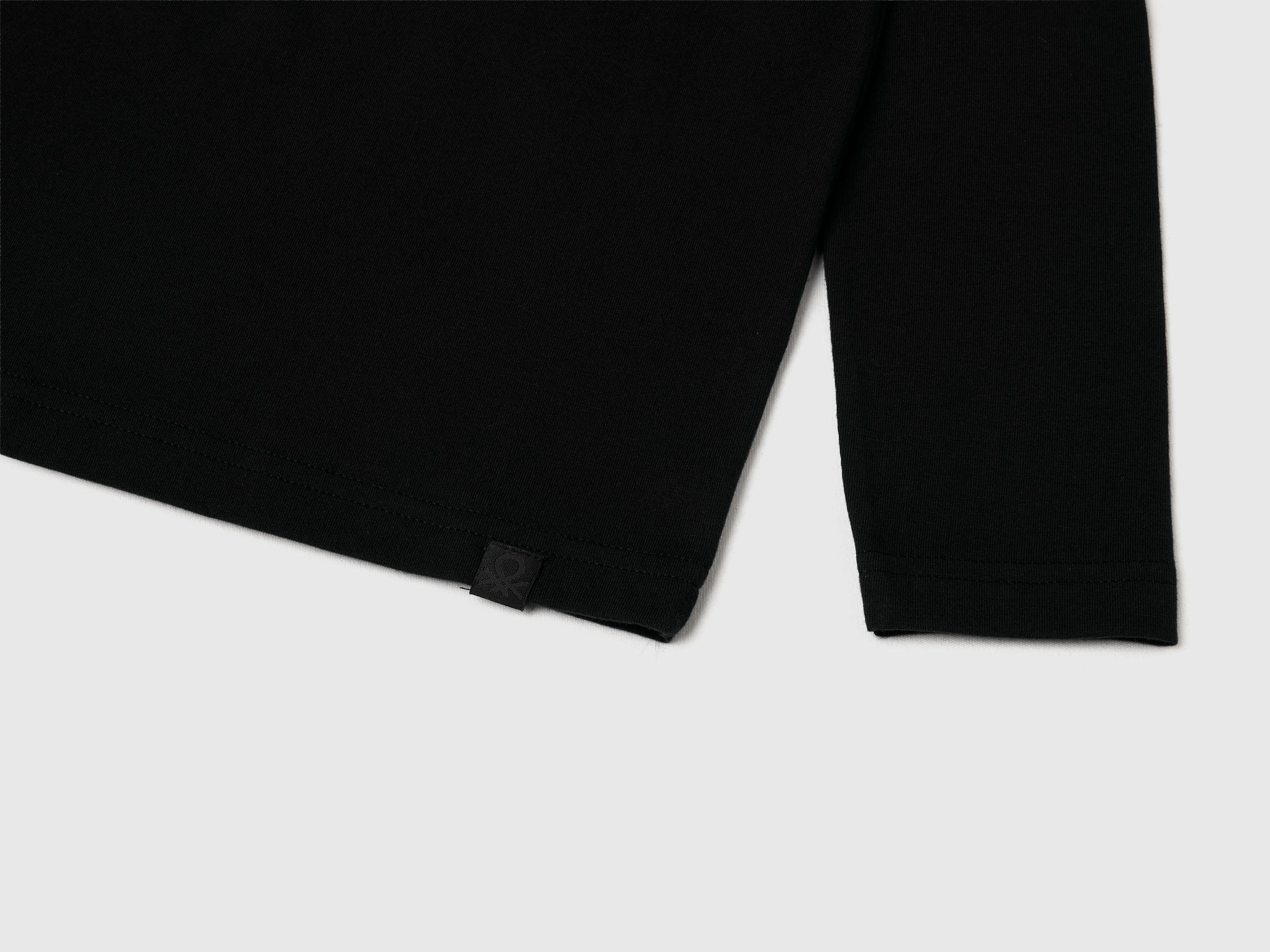 T-shirt de gola alta com manga comprida - ucb_image_DS1