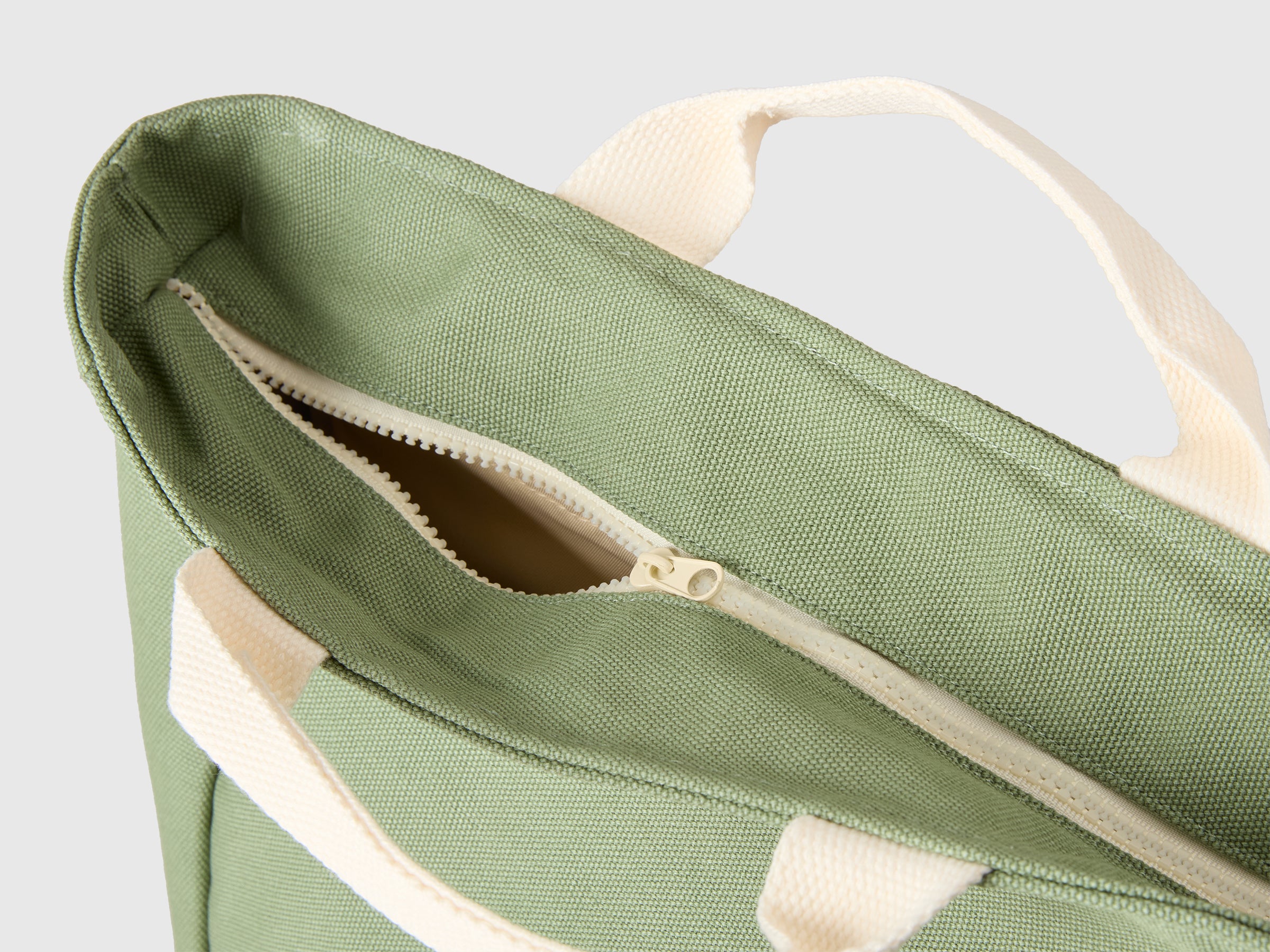 Military green backpack bag - ucb_image_DS1