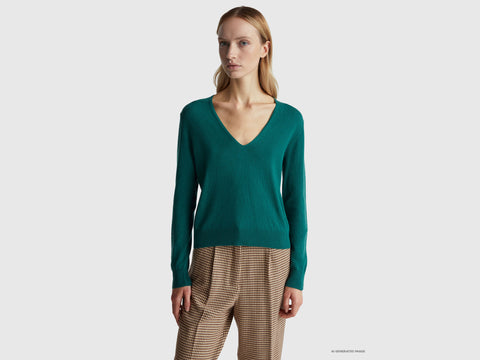 Camisola verde com decote em V em pura lã Merino - ucb_image_F