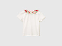 T-shirt with ruffles on the collar - ucb_image_BS