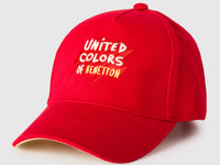 Red baseball cap with logo embroidery - ucb_image_DS1