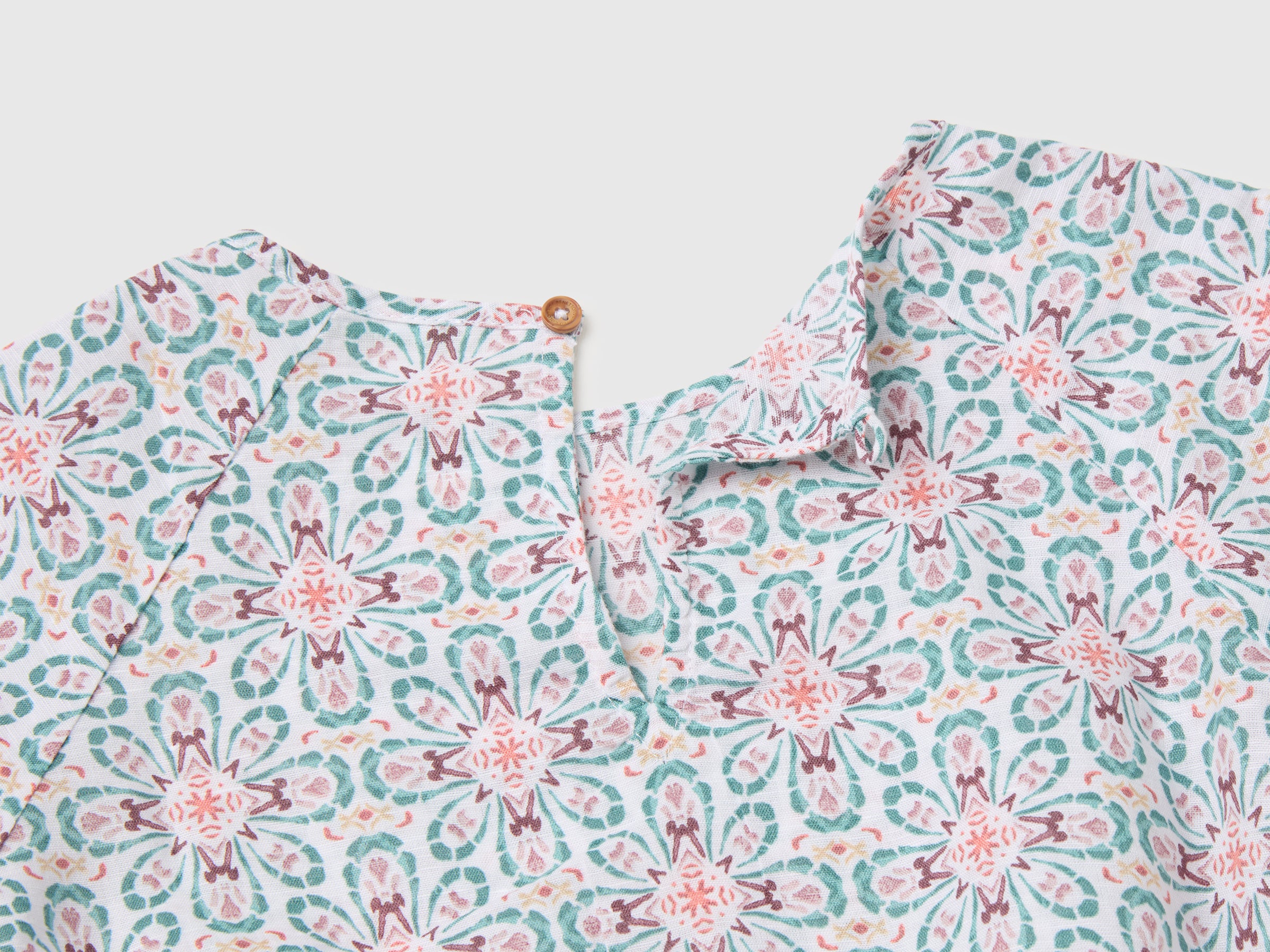 Floral blouse in linen blend - ucb_image_DS1