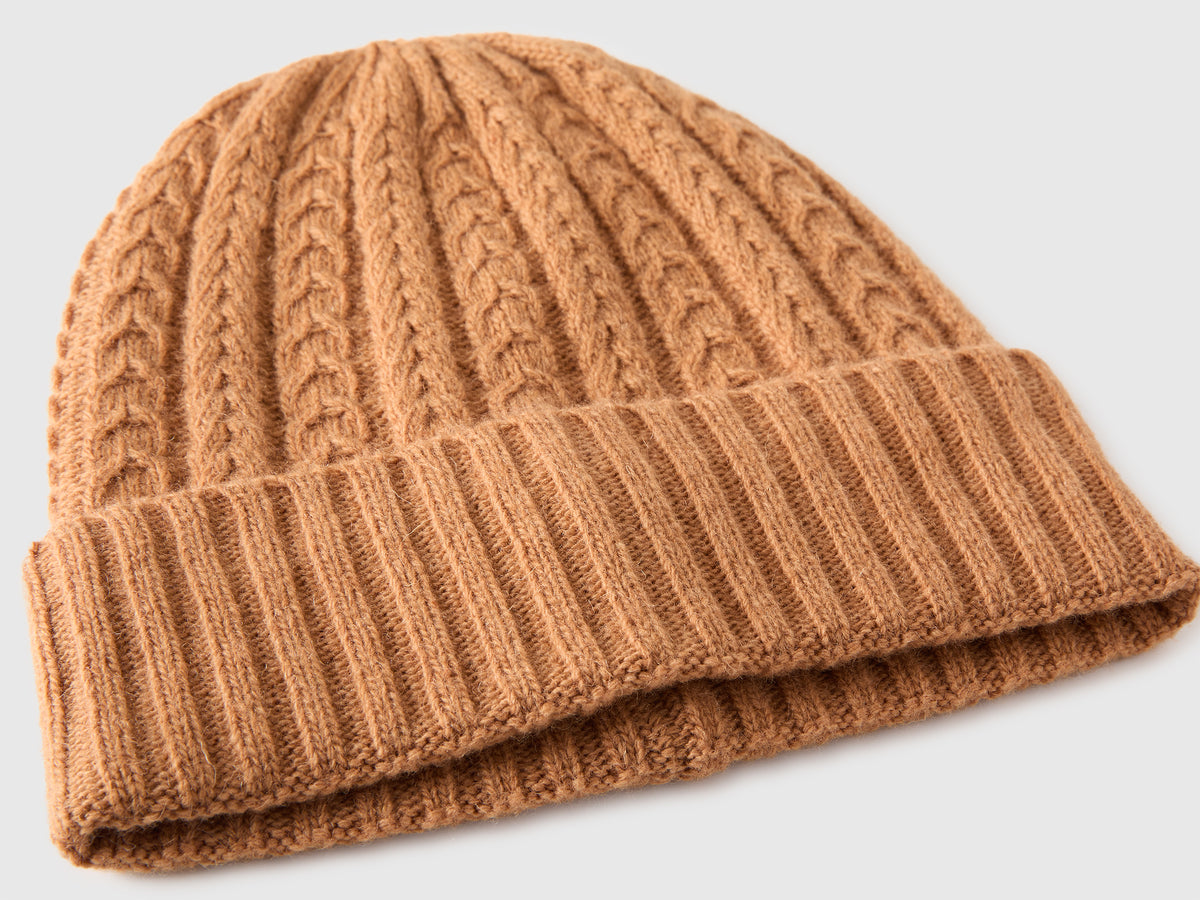Gorro com trança - ucb_image_DS1