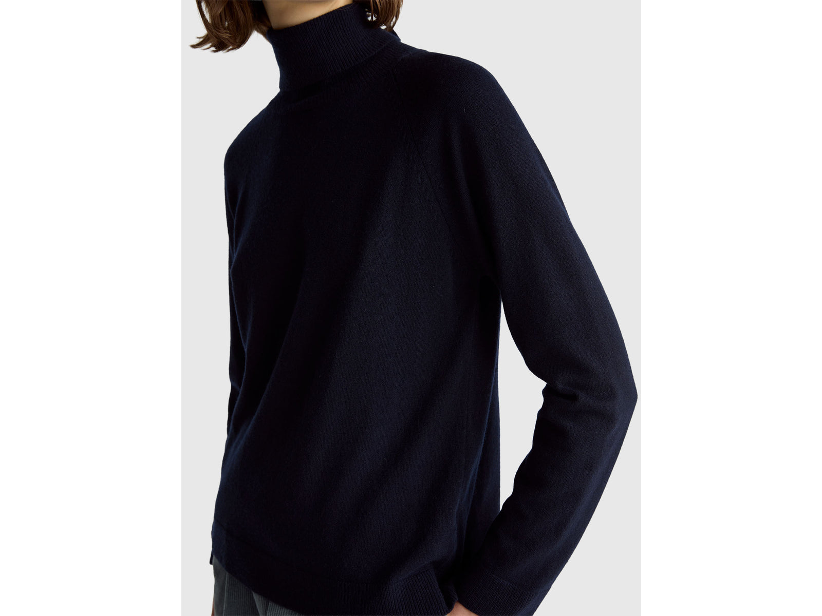 Midnight blue turtleneck sweater in cashmere and wool blend