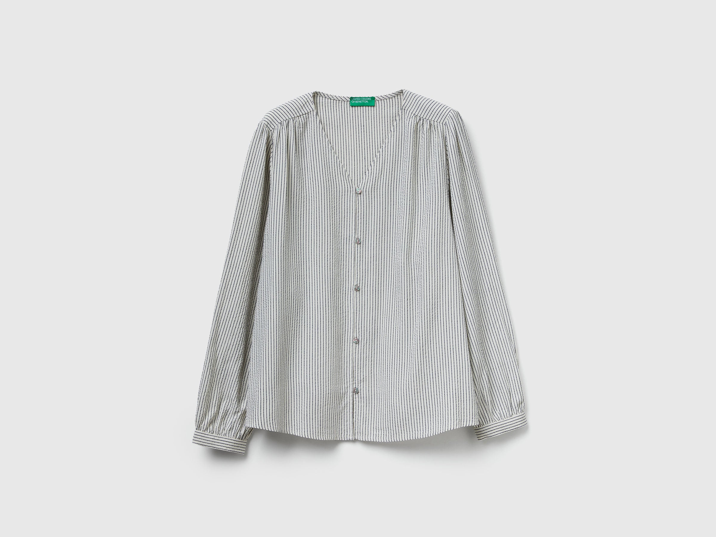 Camisa às riscas com decote em V - ucb_image_FS