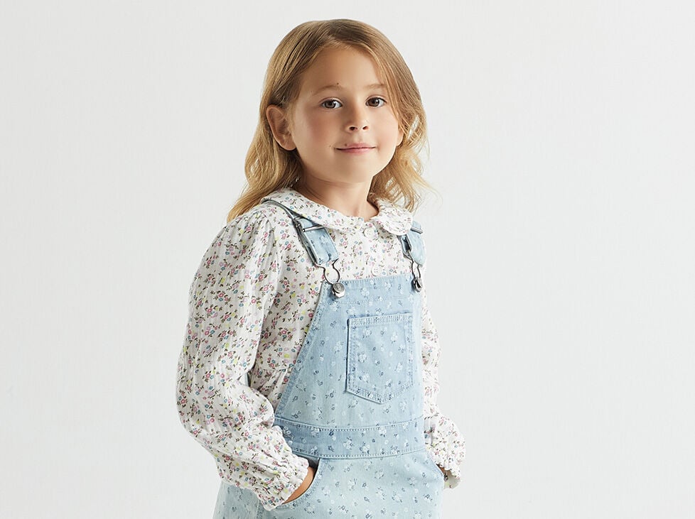 HOME<br/><span class="playful">Kid Girl</span>