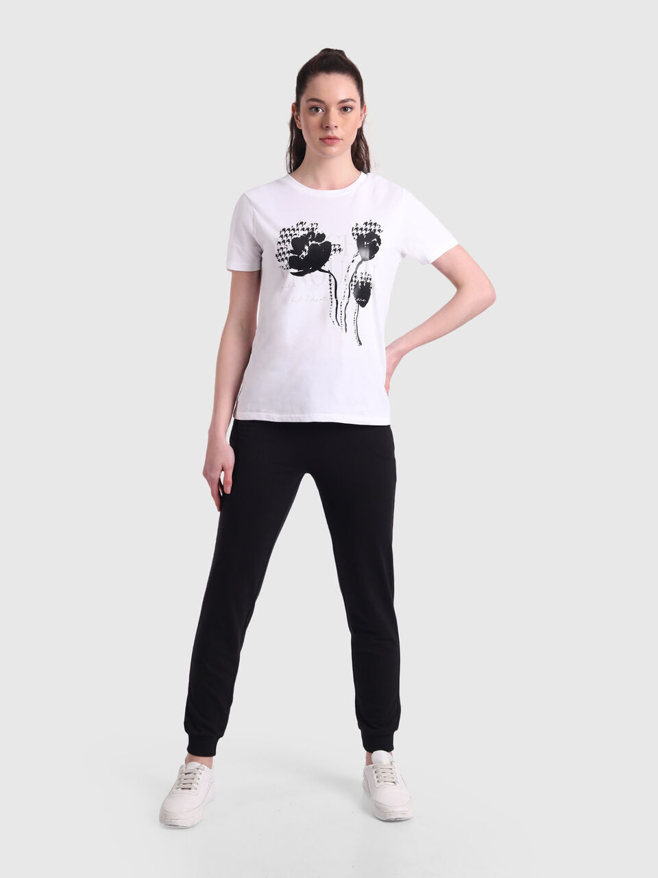 Basic Joggers image number null