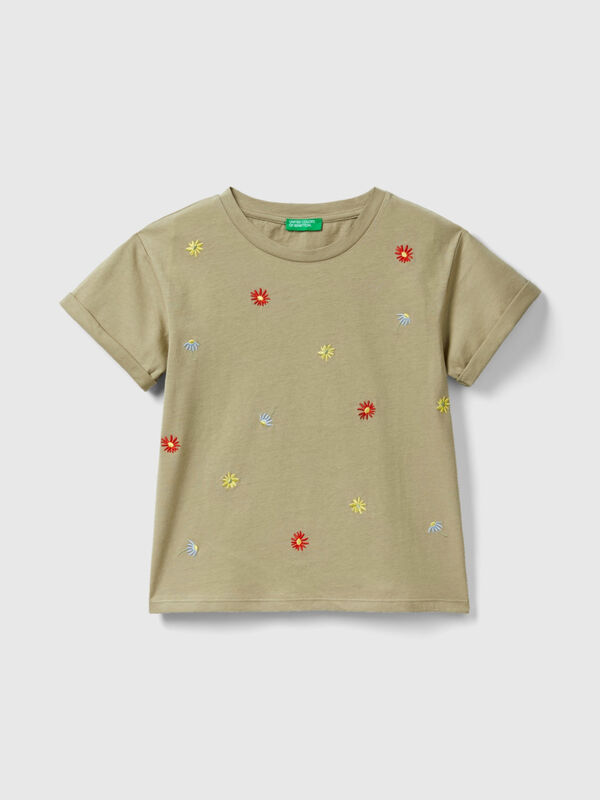 T-shirt with embroidered flowers Junior Girl