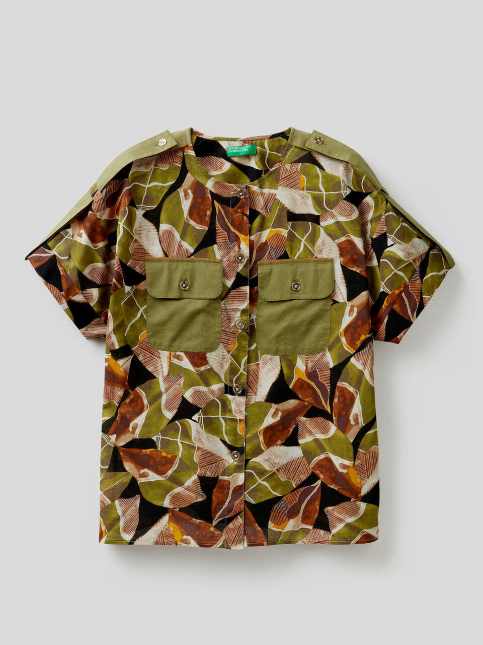 Printed shirt with clashing pockets image number 1