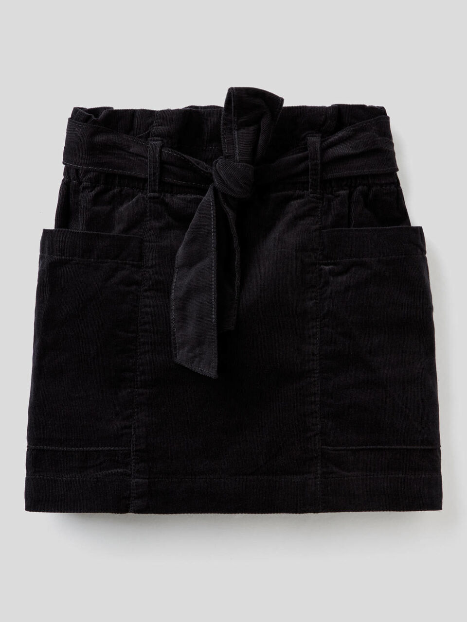 Velvet skirt with maxi pockets image number 1