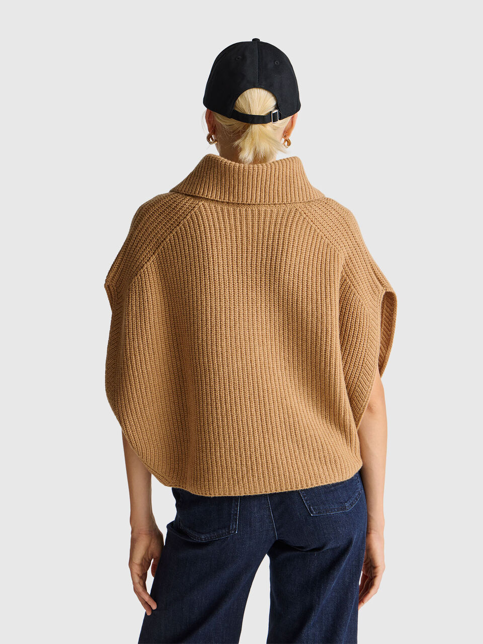 CAPE Women image number null