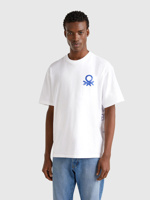 T-shirt with print on front and back Men