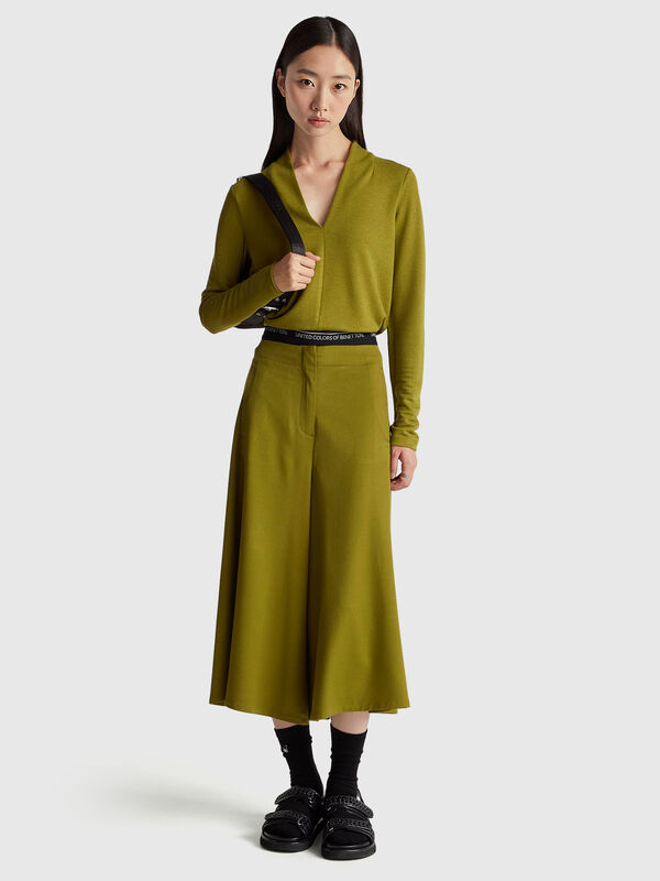 Crepe t-shirt with V-neck Women