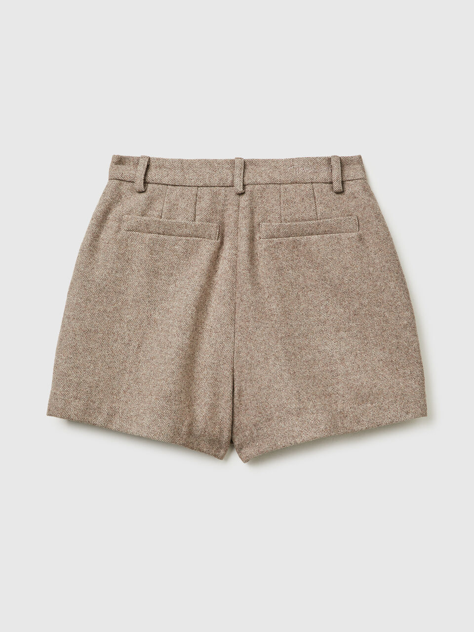 SHORTS Women image number null