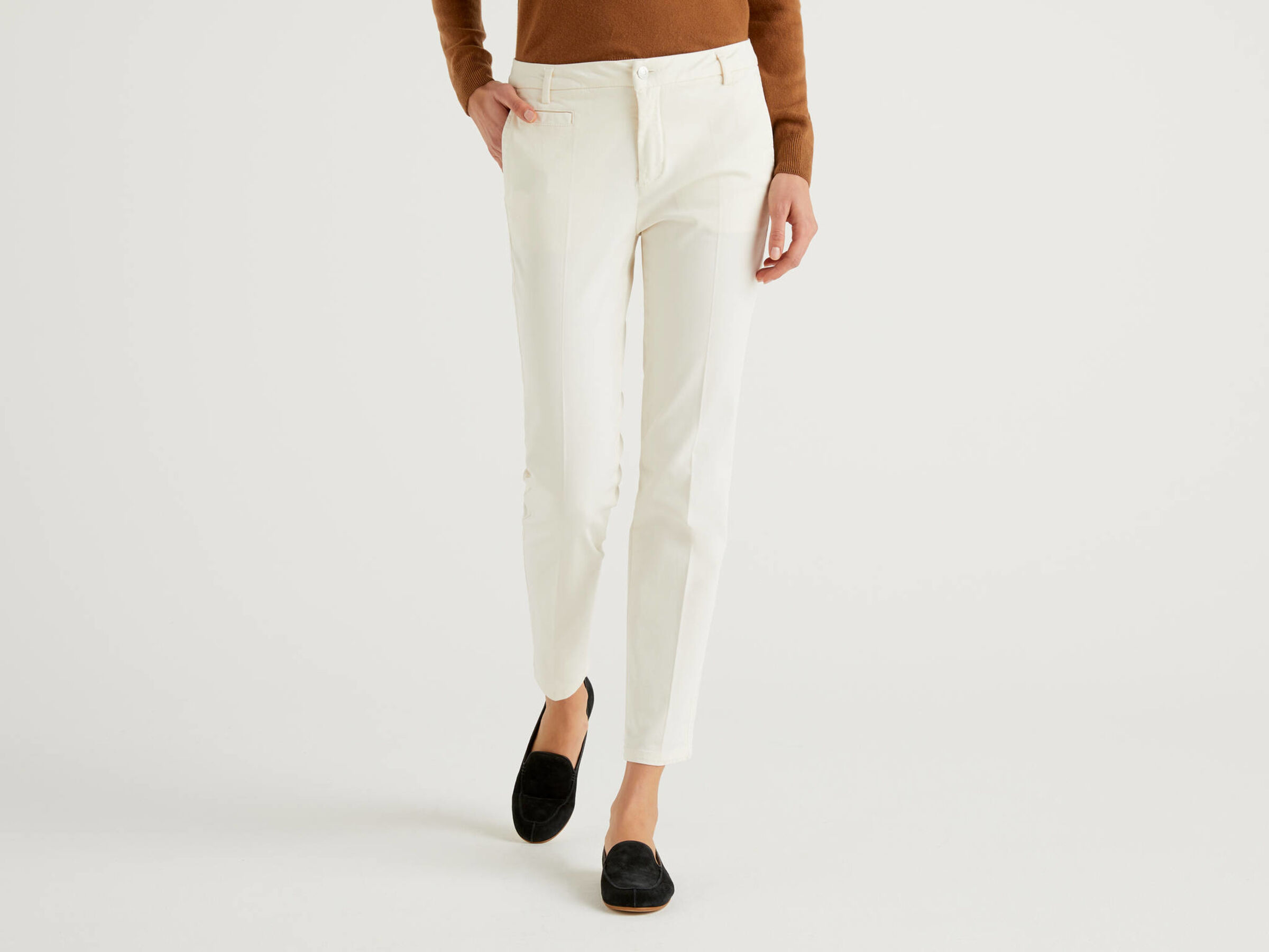 chinos cream