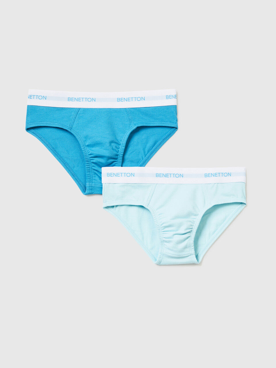 Two pairs of briefs with logoed elastic