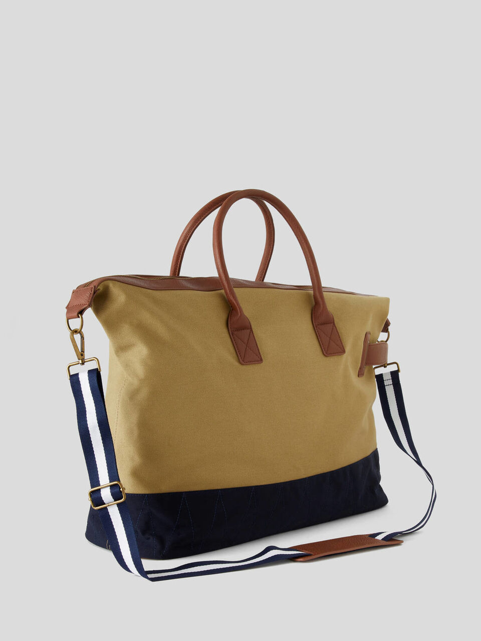 Fabric travel bag image number null