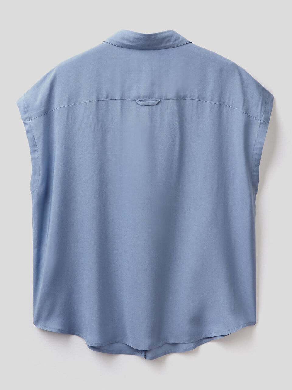 Short sleeve flowy shirt image number 2