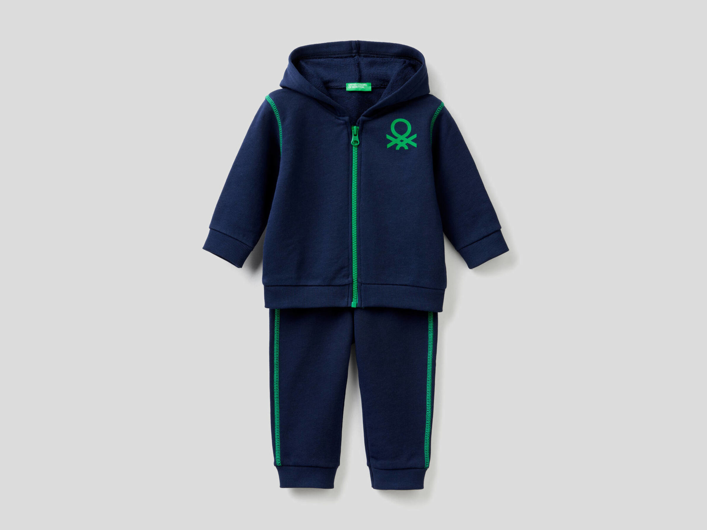 sweat tracksuit