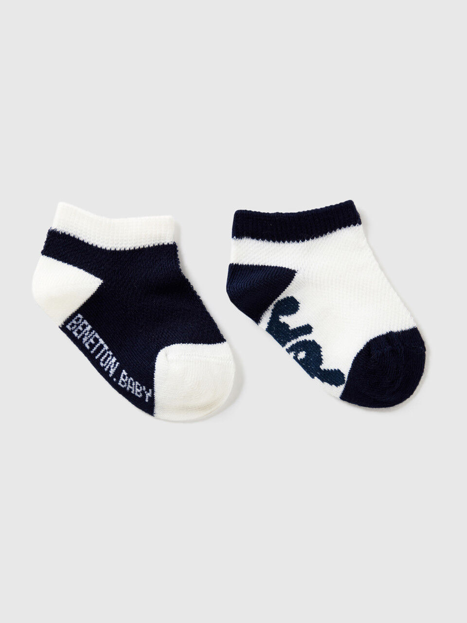 Two-tone sock set