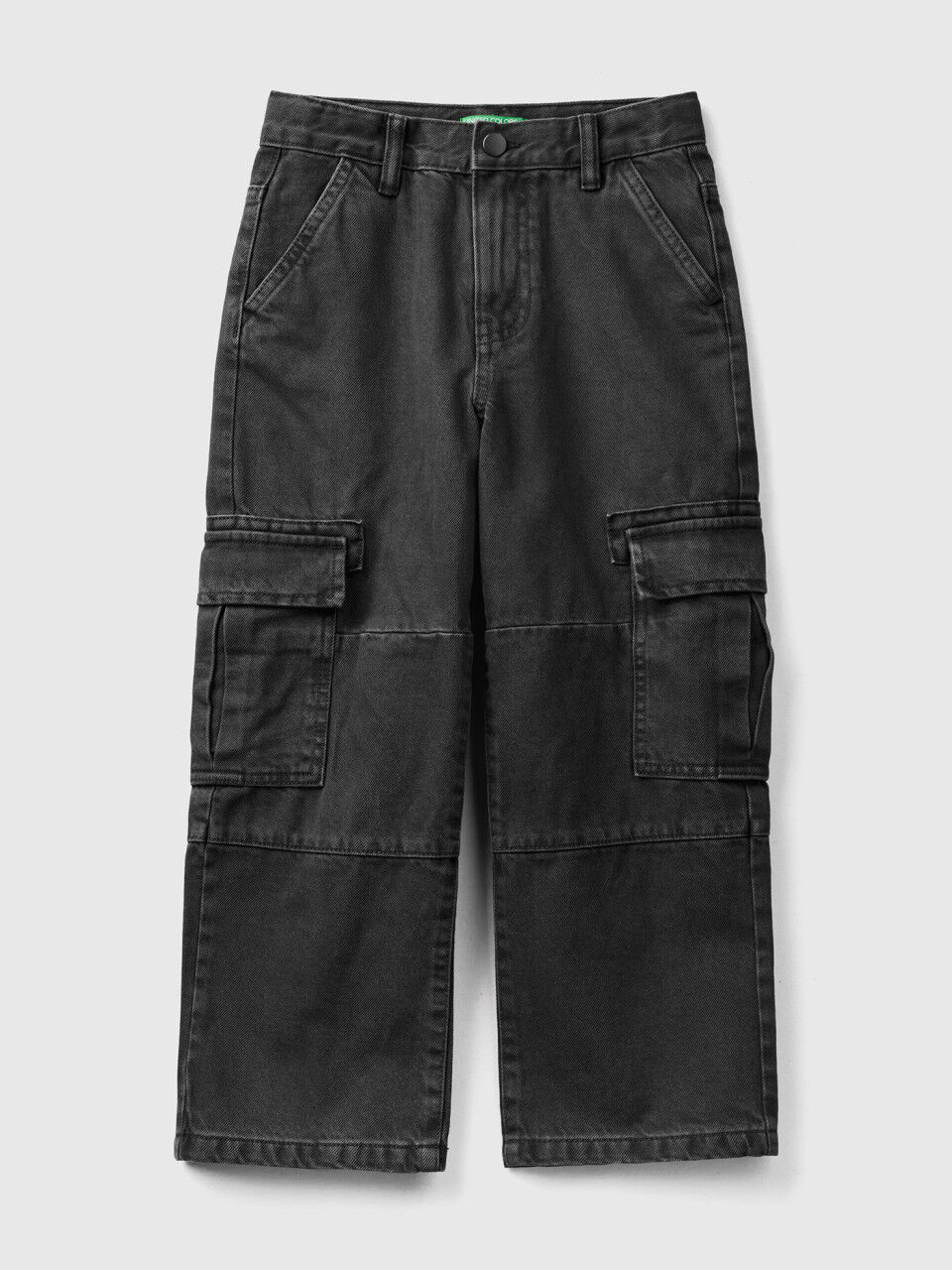 Loose fit cargo trousers