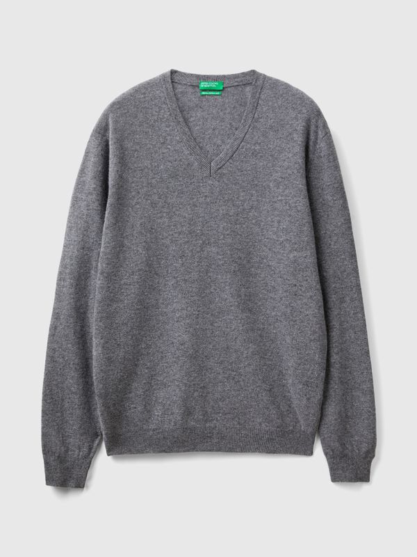 Gray V-neck sweater in pure Merino wool Men