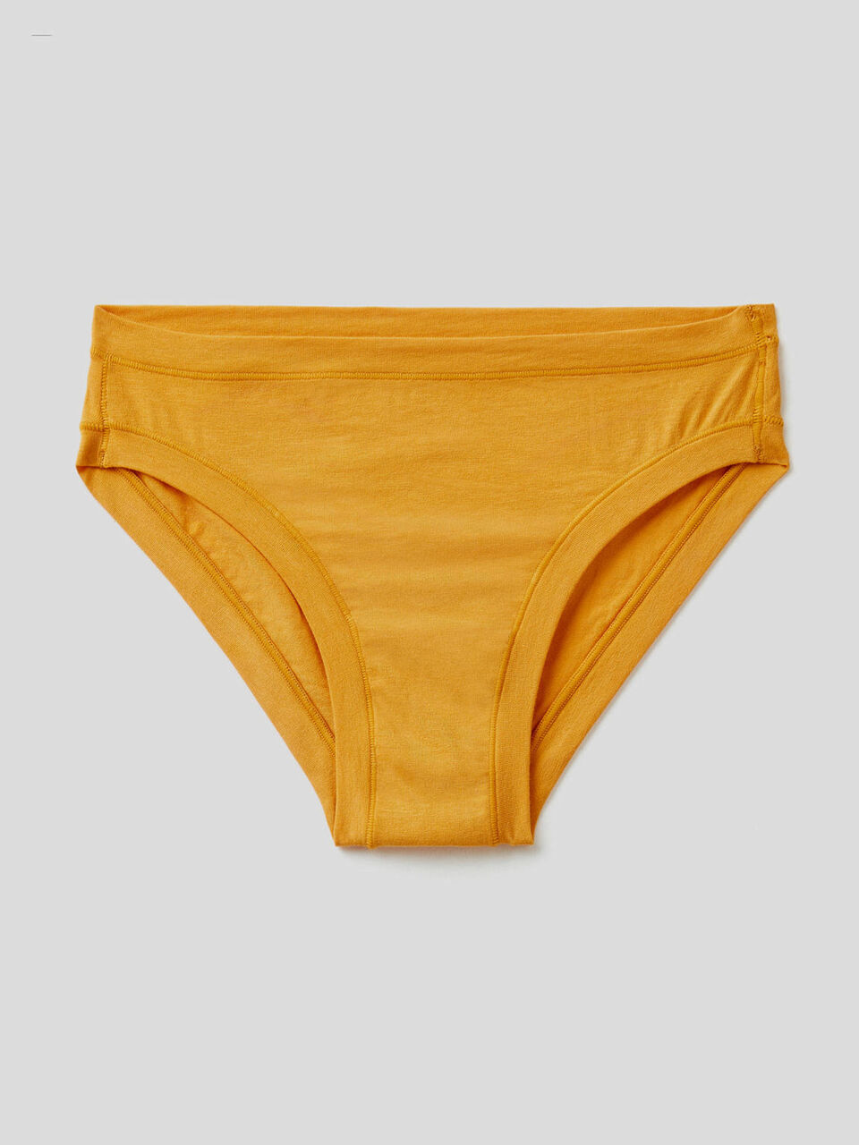 Low-rise underwear image number 1