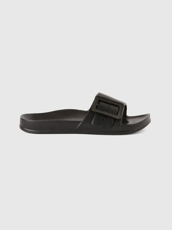 Sandals with band and buckle Women