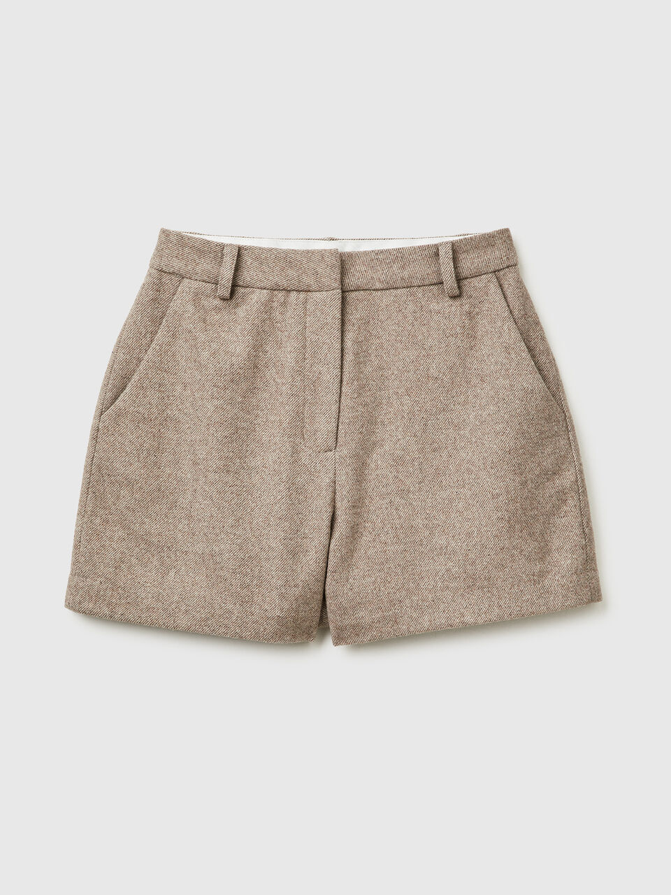 SHORTS Women image number null