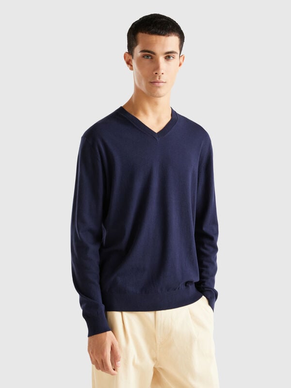 V-neck sweater in lightweight cotton blend Men